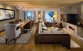 شاليهات أسبن من فندق كمبينسكي مول الإمارات